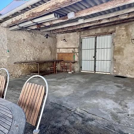 Vila 300d La Clavette Center Of With Parking La Flotte