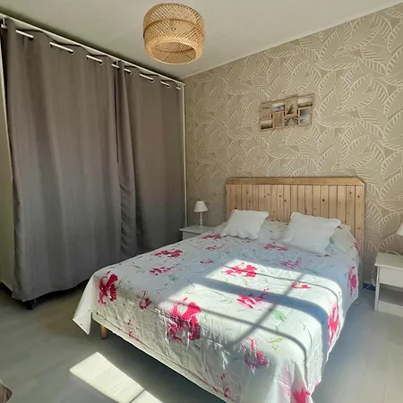 300d La Clavette Center Of With Parking Vila *